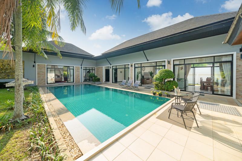 Private pool villa 4 bedrooms near Villa Market - Boat Avenue, Cherngtalay, Phuket