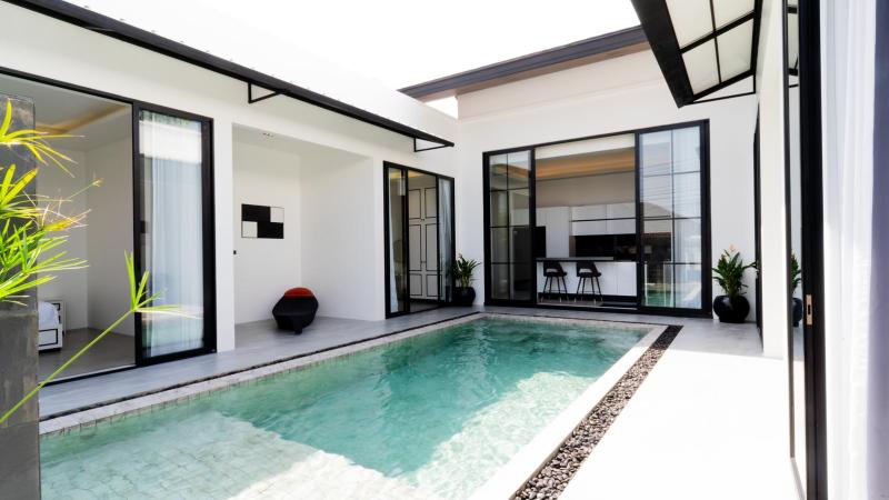 Modern 3 Bedrooms Pool Villa in Paklok Phuket For Sale Near Robinson Lifestyle 