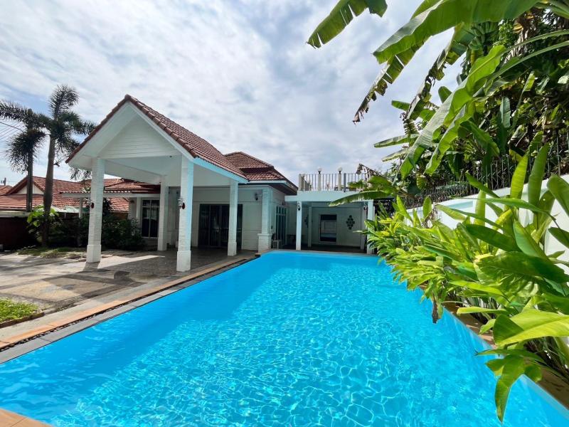 3 Bedrooms pool villa for sale at Kathu