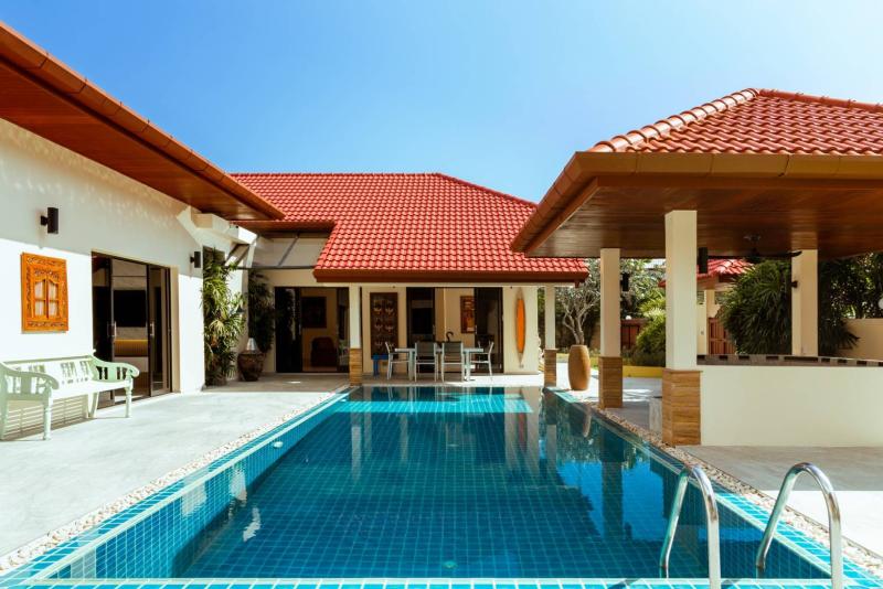 Newly renovated pool villa for rent at Chalong