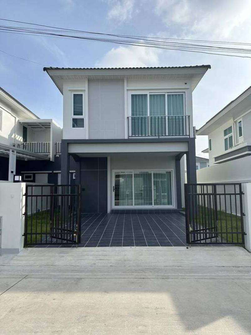 2 Storey house for rent at Supalai Bella Wichit