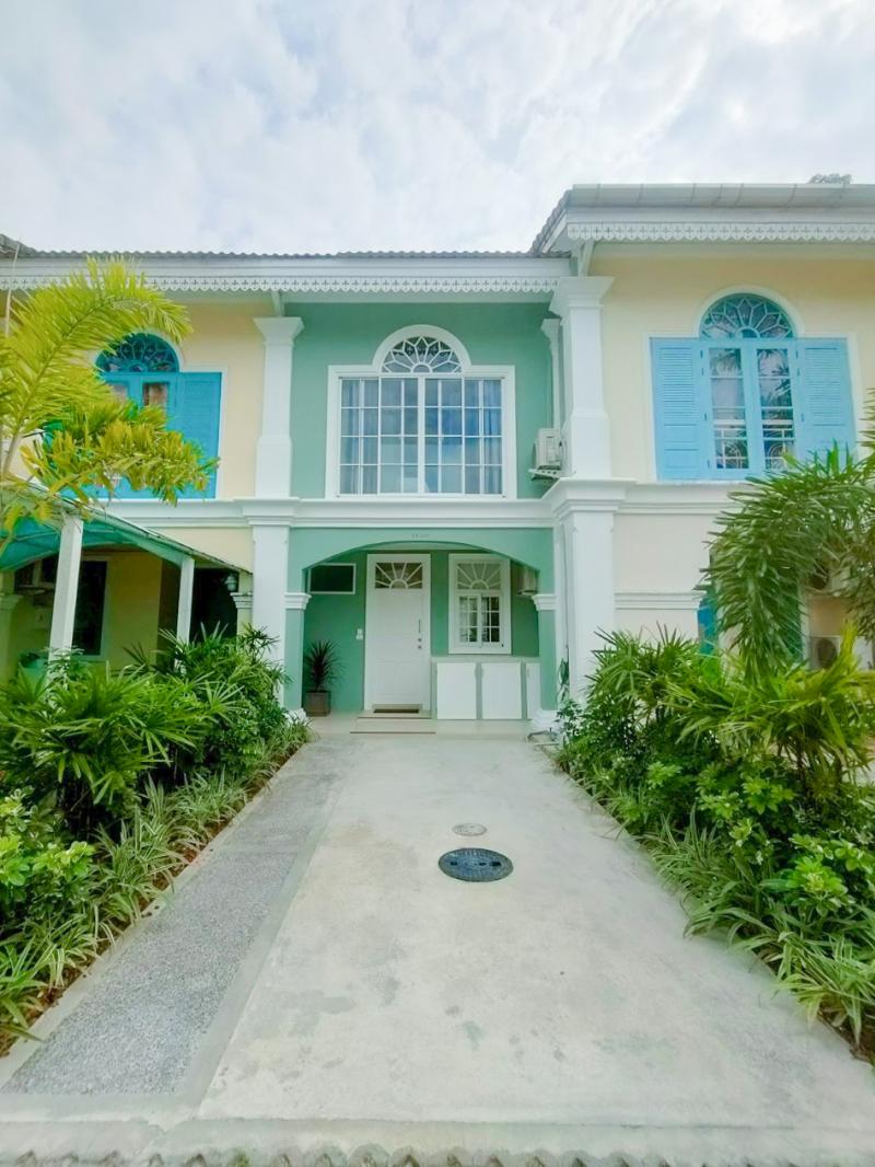 2 bedrooms waterfront house for rent