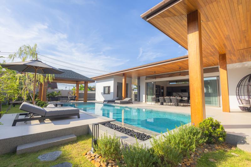 Pool Villa for Rent 4 Bedrooms Pasak Soi 3 Cherngtalay