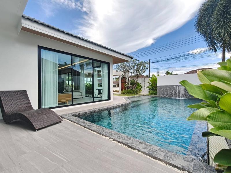 New Luxury 4-Bedroom Villa for Rent in Paklok Phuket